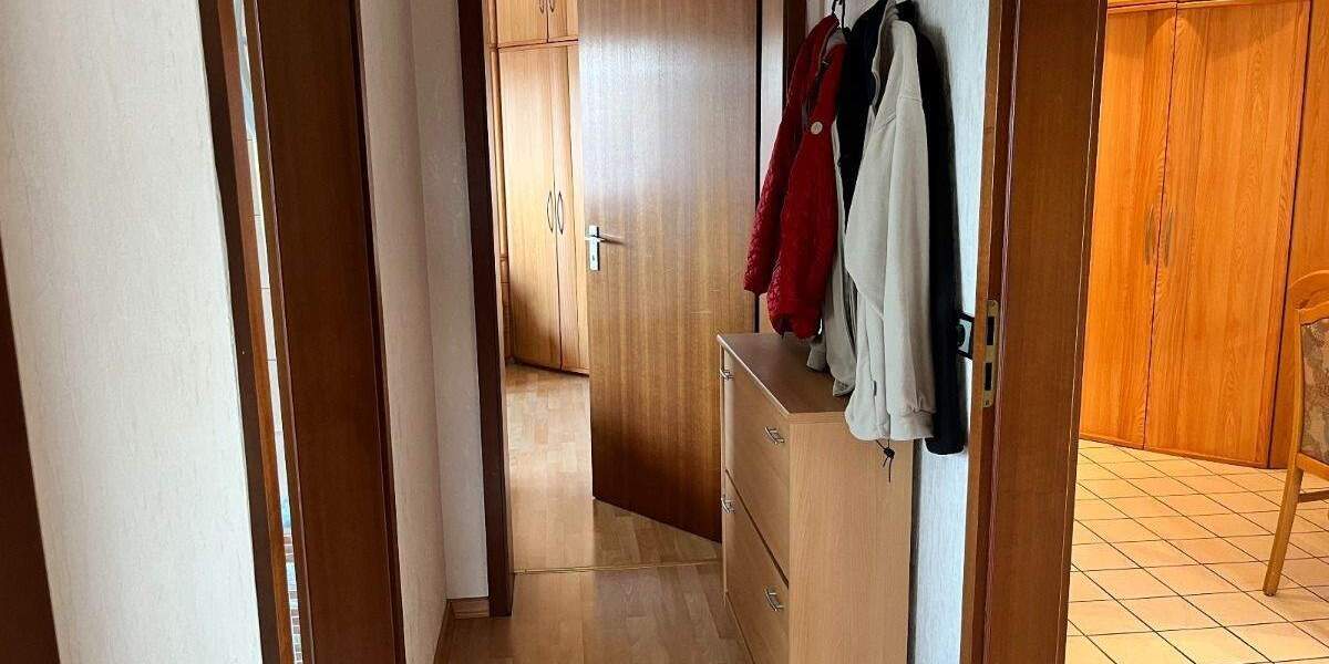 Etagenwohnung Duisburg Bergheim - 3 Zimmer, 81 m&sup2;, 175.000&euro; | Angebot:25746767