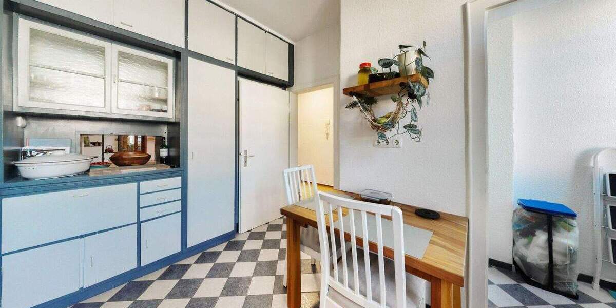 Sanierte Stadtwohnung mit Parkett, Einbauküche, großzügiger Terrasse und Glasfaser 4 zimmer