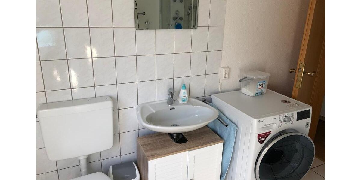 Komplett möblierte Wohnung, sehr ruhige Lage, 300 Euro Miete 1 zimmer