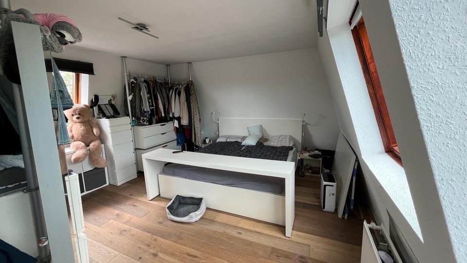 Dachgeschoßwohnung Krefeld Cracau - 3 Zimmer, 110 m&sup2;, 900&euro; | Angebot:26223508