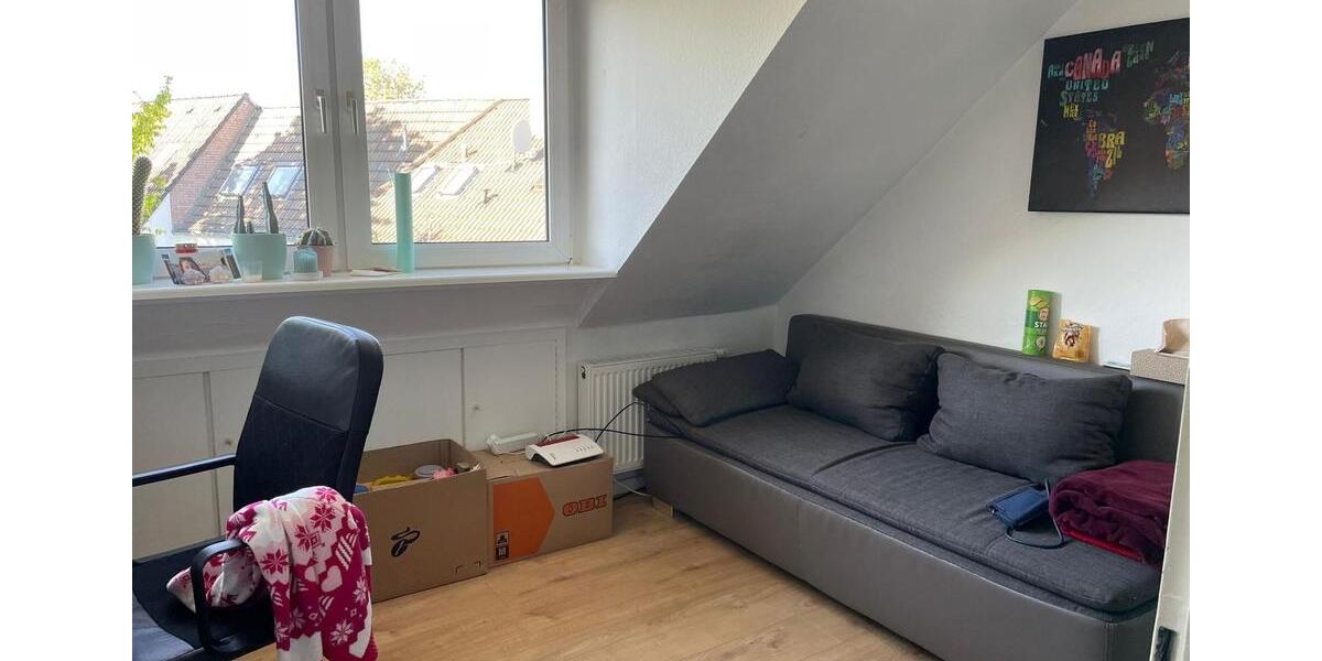 Dachgeschoßwohnung Düsseldorf Stadtbezirk 2 - 2 Zimmer, 36 m&sup2;, 570&euro; | Angebot:26372624