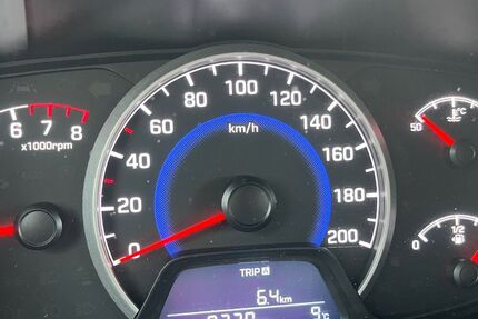 Hyundai i10 10.060 km 9.500 &euro; Mülheim 45476