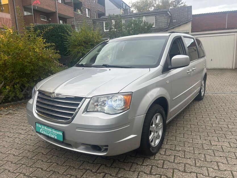 Chrysler Grand Voyager 180.000 km 6.950 € Düsseldorf 40589