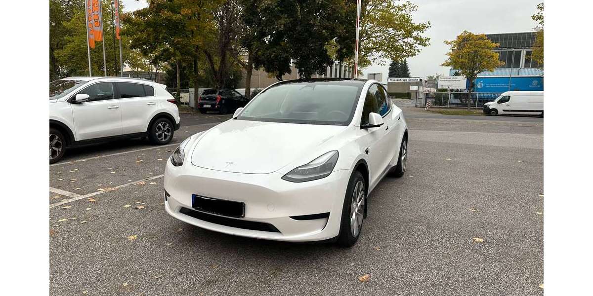 Tesla Model Y 44.100 km 36.500 &euro; Düsseldorf 40237