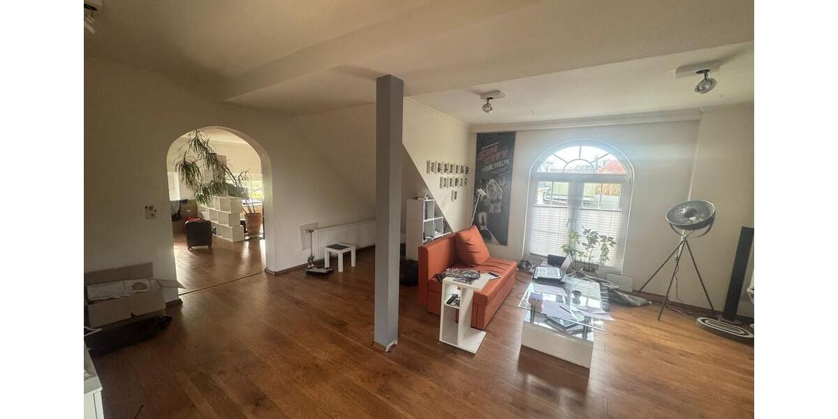 Dachgeschoßwohnung Krefeld Cracau - 3 Zimmer, 110 m&sup2;, 900&euro; | Angebot:26223508