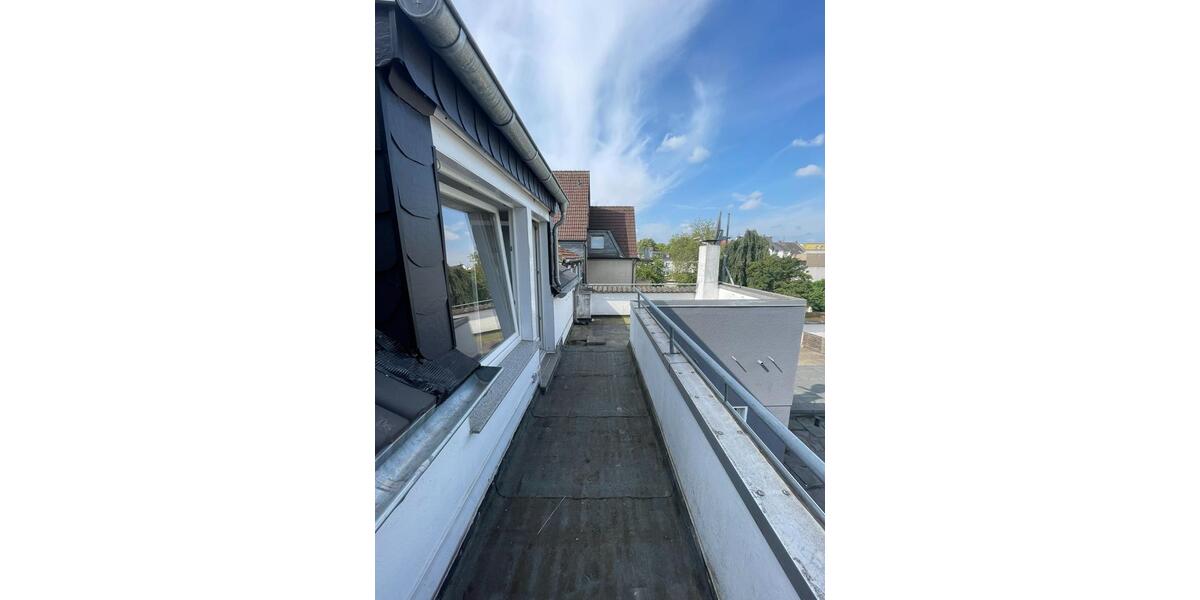 Möblierte Dachgeschosswohnung mit Dachterrasse 2 zimmer