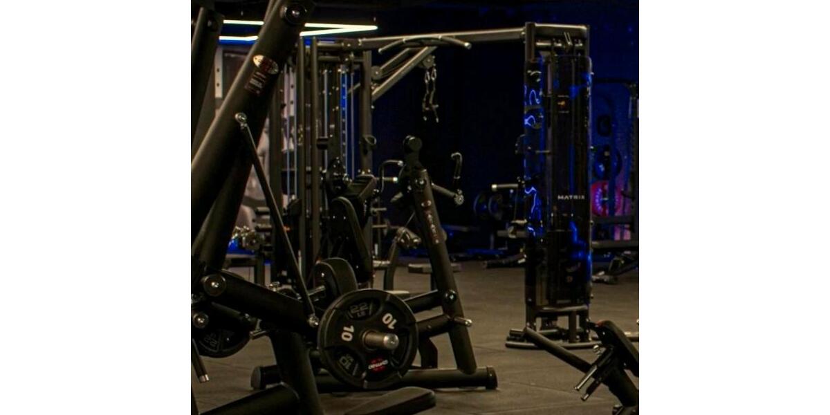 Halle, einzigartige Sport und Event-Arena, Padel Tennis zimmer