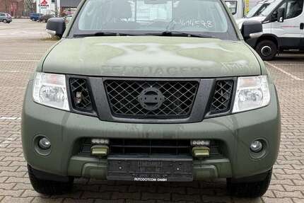 Nissan Pathfinder 114.580 km 18.800 &euro; Duisburg 47055