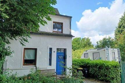 Idyllisches Haus im Dornröschenschlaf mitten in E-Schonnebeck