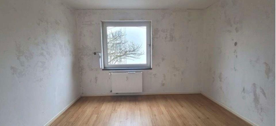 Schöne, helle Wohnung, 74 qm Wohnung, 2. Etage mit Balkon 3 zimmer