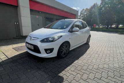 Mazda 2 97.285 km 3.800 € Essen 45144
