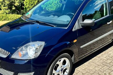 Ford Fiesta 86.565 km 2.600 &euro; Voerde 46562