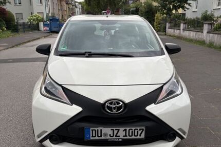Toyota Aygo (X) 40.300 km 7.490 &euro; Duisburg 47169