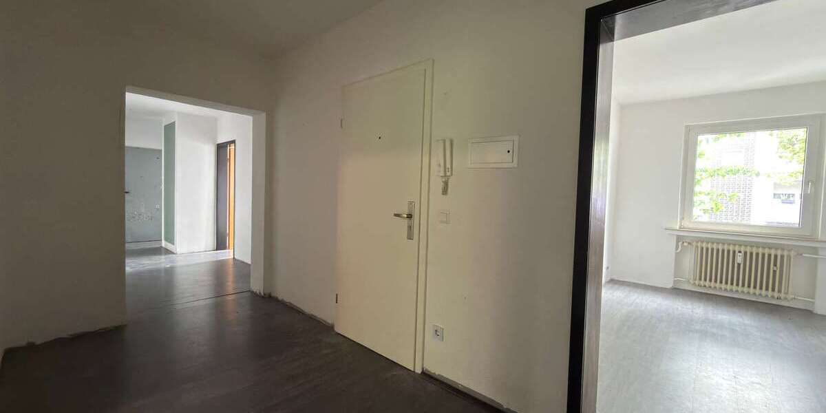 Mehrfamilienhaus mit Potenzial in Dinslaken-Bruch – 5 Wohneinheiten, Garten & Garagen - Mehrfamilienhaus, Wohnhaus Dinslaken Lohberg | Angebot:27119901