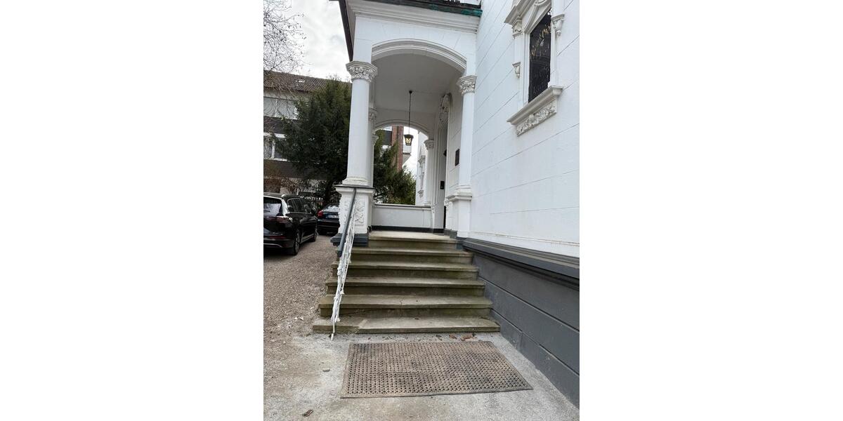 Dachgeschoßwohnung Düsseldorf Niederkassel - 4 Zimmer, 122 m&sup2;, 1.250&euro; | Angebot:25284241