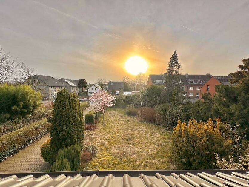 Absolute Privatsphäre, 5 Min. bis Moers! XL Süd-West-Garten auf 165 m2, 4,5 Z., 1824 m2 Grundstück.