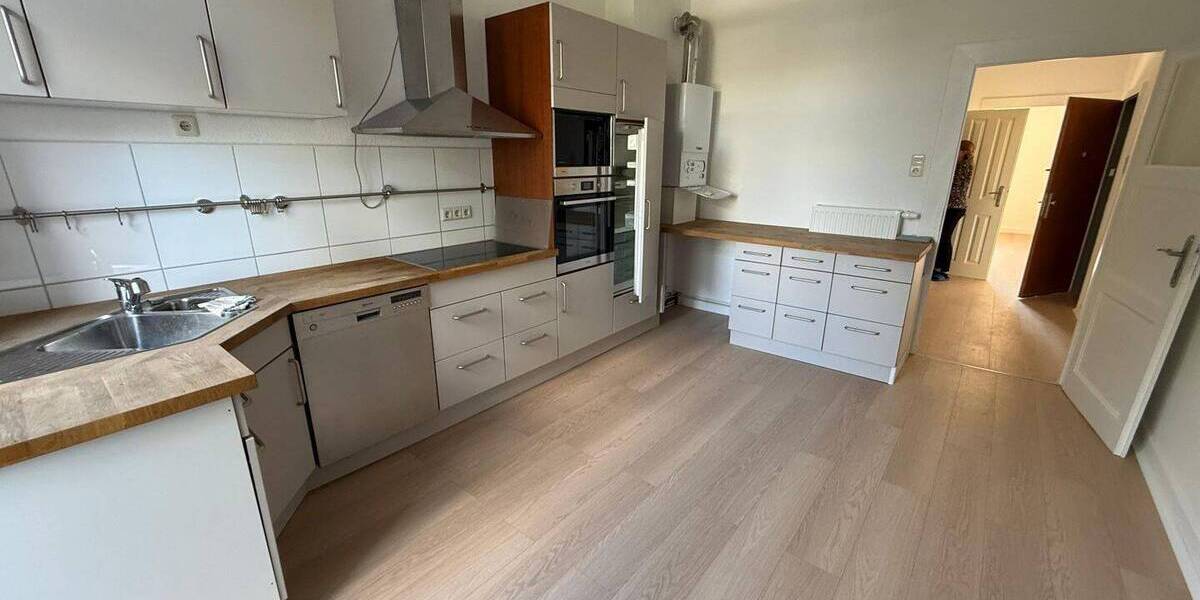 Etagenwohnung Düsseldorf Heerdt - 2 Zimmer, 62 m&sup2;, 1.010&euro; | Angebot:26867628