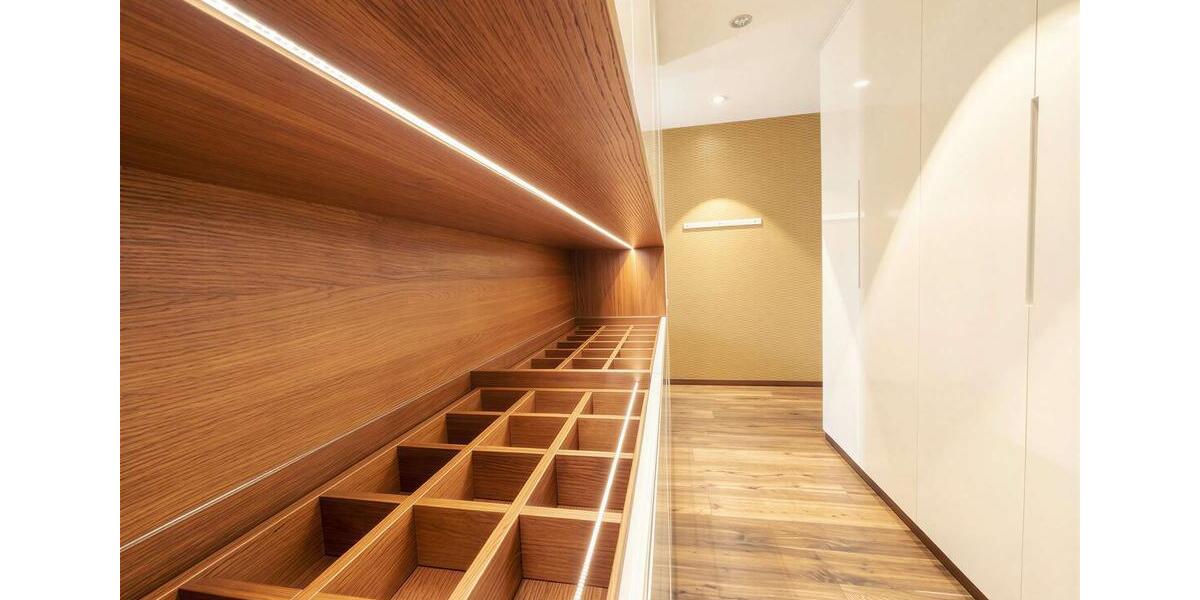 Erdgeschoßwohnung Mülheim an der Ruhr Broich - 4 Zimmer, 217 m&sup2;, 3.700&euro; | Angebot:26251416