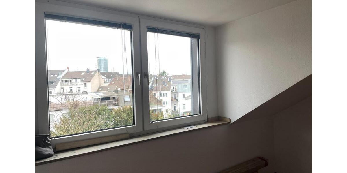 Dachgeschoßwohnung Düsseldorf Pempelfort - 3 Zimmer, 93 m&sup2;, 455.000&euro; | Angebot:26955721