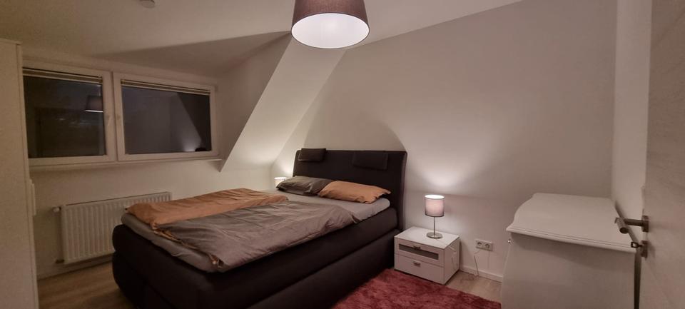 Dachgeschoßwohnung Düsseldorf Stadtbezirk 6 - 2.5 Zimmer, 64 m&sup2;, 1.550&euro; | Angebot:25478964