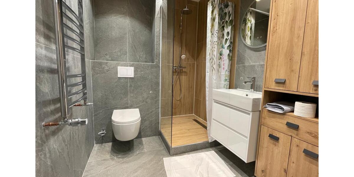 Exclusiv möbilierte Wohnung. Zentrale Lage 3 zimmer