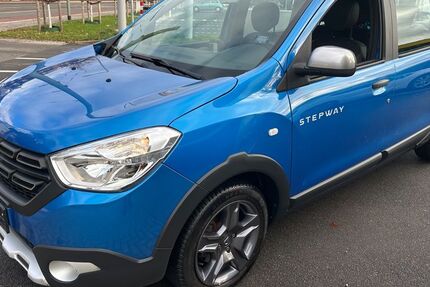 Dacia Lodgy 78.000 km 10.580 € Duisburg 47138