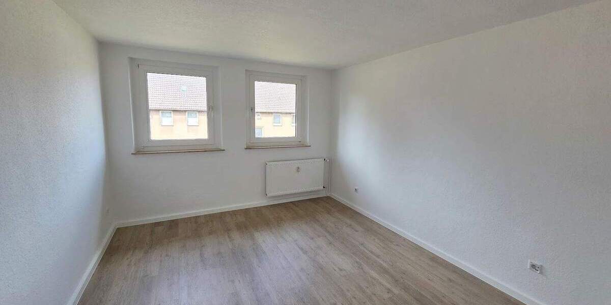 NEU*NEU*NEU!! Frisch RENOVIERTE 2-Zimmer-Wohnung mit neuem Tageslichtbad und Vinyldesign-Boden 2 zimmer