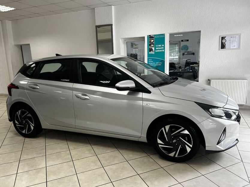 i20