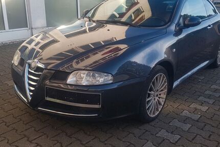 Alfa Romeo GT 214.000 km 2.599 &euro; Düsseldorf 40231