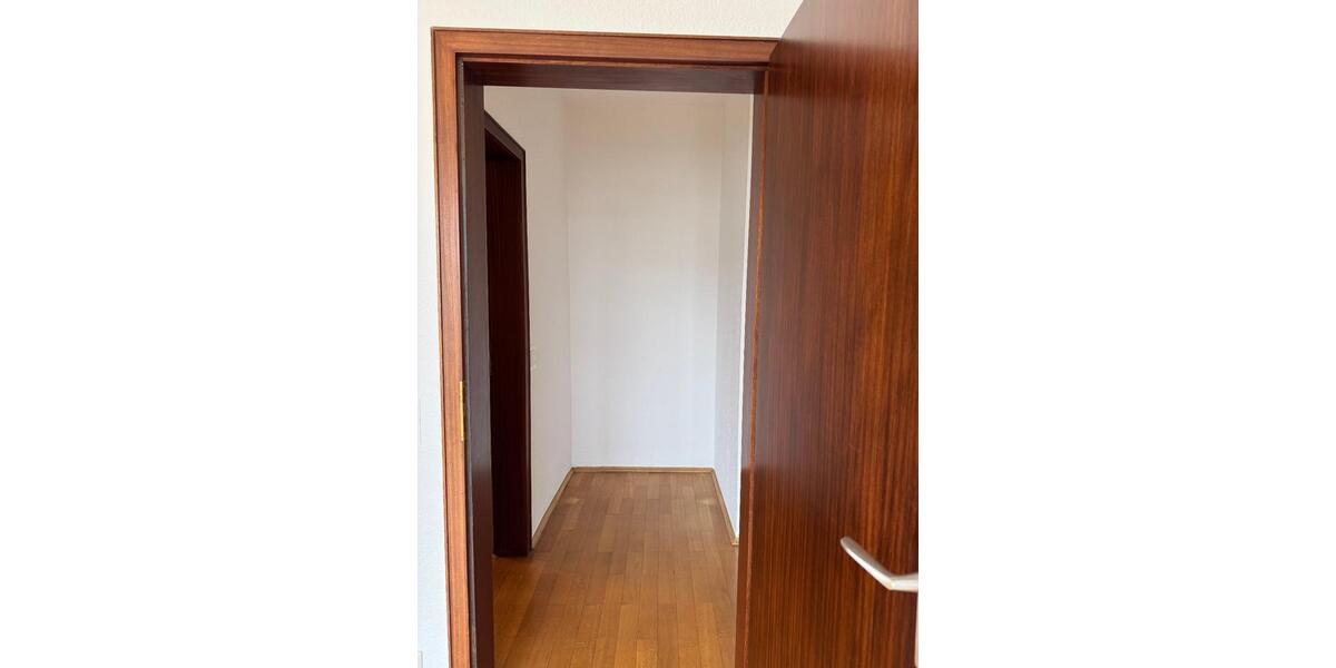 Helle Wohnung mit Balkon und Einbauküche in Mülheim a. d. Ruhr zimmer