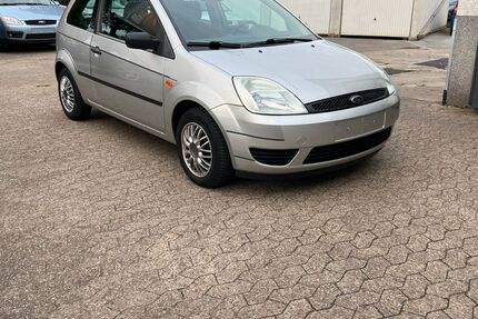 Ford Fiesta 98.000 km 2.480 € Essen 45141