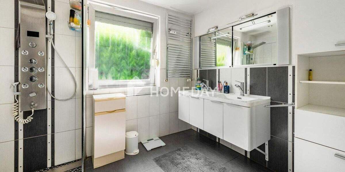 Etagenwohnung Ratingen Ost - 3 Zimmer, 131 m&sup2;, 475.000&euro; | Angebot:25604464
