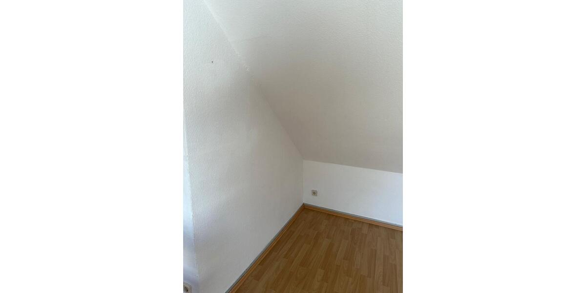 Dachgeschoßwohnung Oberhausen Osterfeld - 2 Zimmer, 70 m&sup2;, 400&euro; | Angebot:26178556