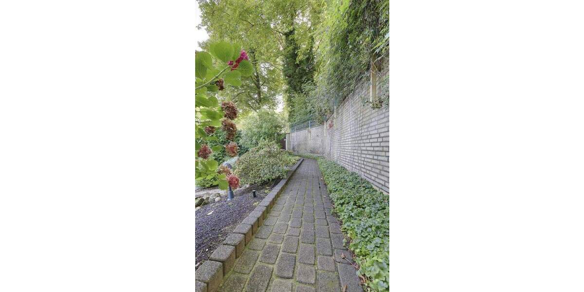 Bungalow Duisburg Alt-Homberg - 7 Zimmer, 190 m&sup2;, 595.000&euro; | Angebot:25716922
