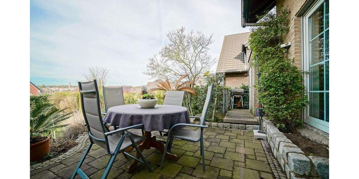 Familienfreundliches Wohnen in Saarn: Stilvolle Doppelhaushälfte mit Garten, Kamin und Garage 4 zimmer