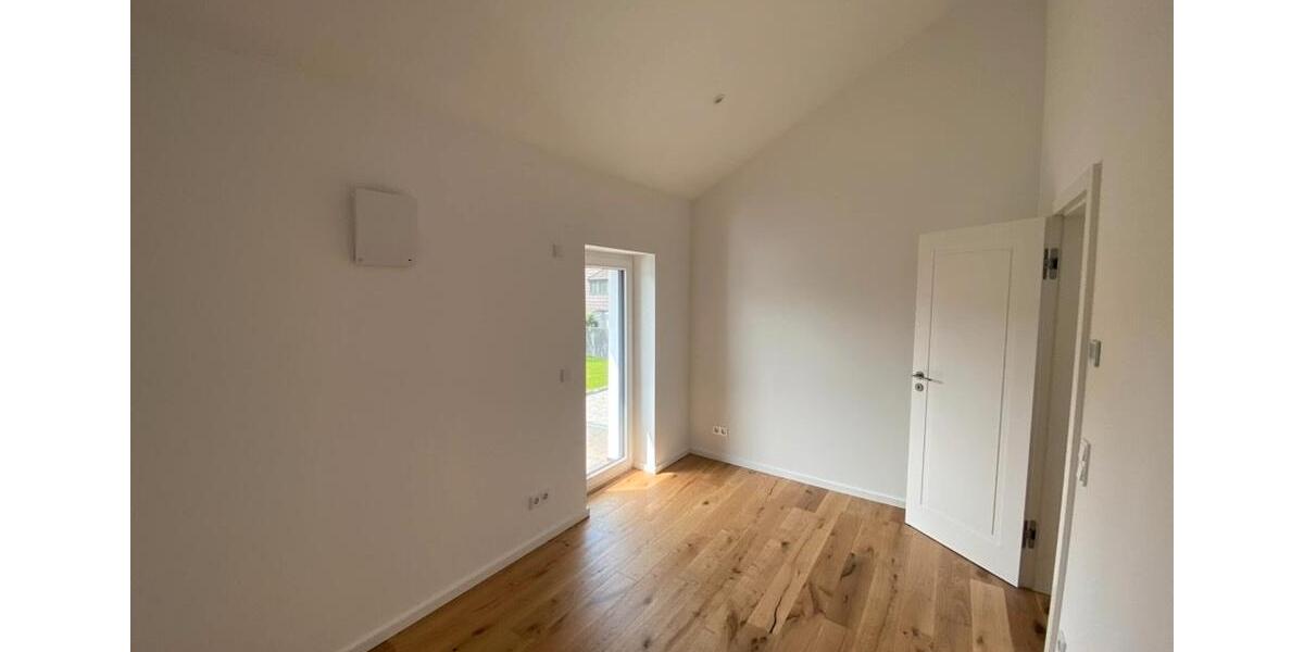 Doppelhaushälfte Düsseldorf Stadtbezirk 5 - 3.5 Zimmer, 100 m&sup2;, 2.500&euro; | Angebot:26241555