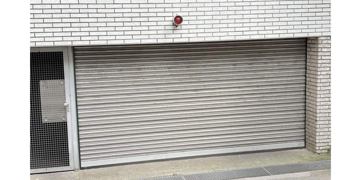 Krefeld-Bismarckviertel: Vierzimmerwohnung mit zwei Loggien und zwei Tiefgaragenstellplätzen 4 zimmer