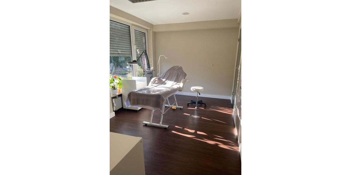 Praxisraum in exklusiver Lage Düsseldorf-Oberkassel zu vermieten zimmer