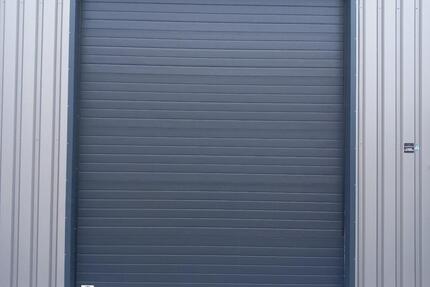 Gepflegte Lagerhalle inToplage zimmer