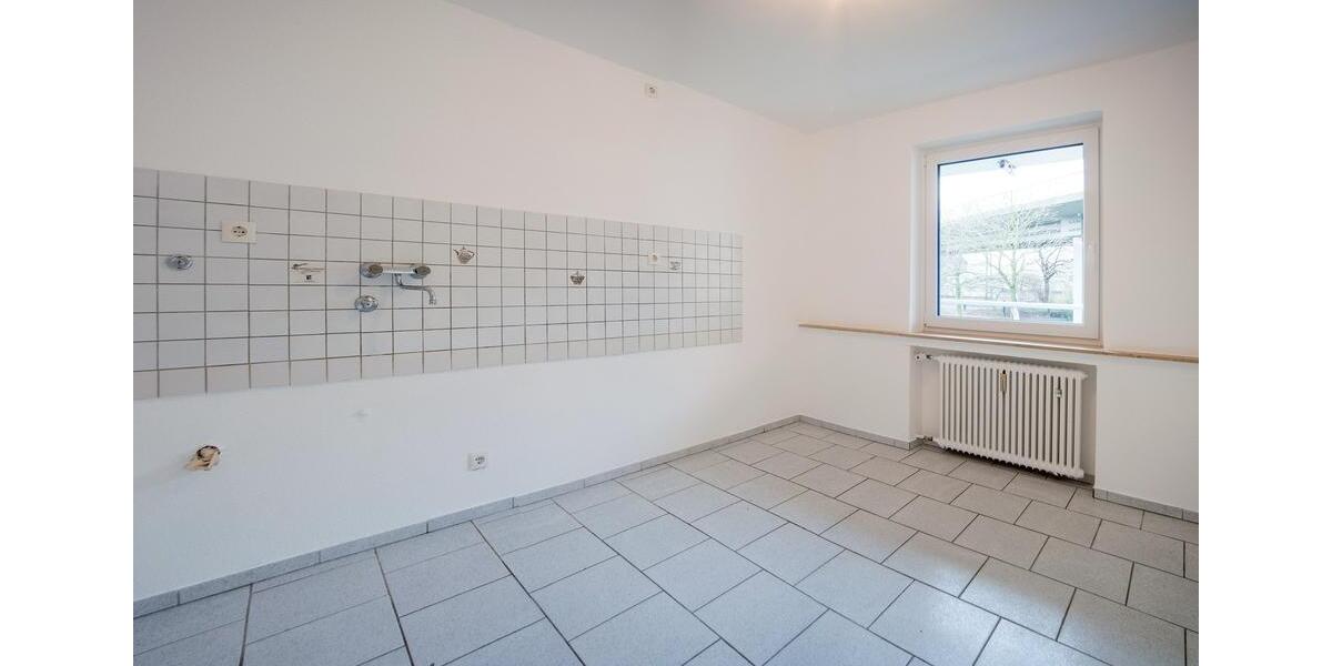** PROVISIONSFREI MIETEN ** Sonnige 3-Zimmerwohnung im EG mit Loggia 3 zimmer