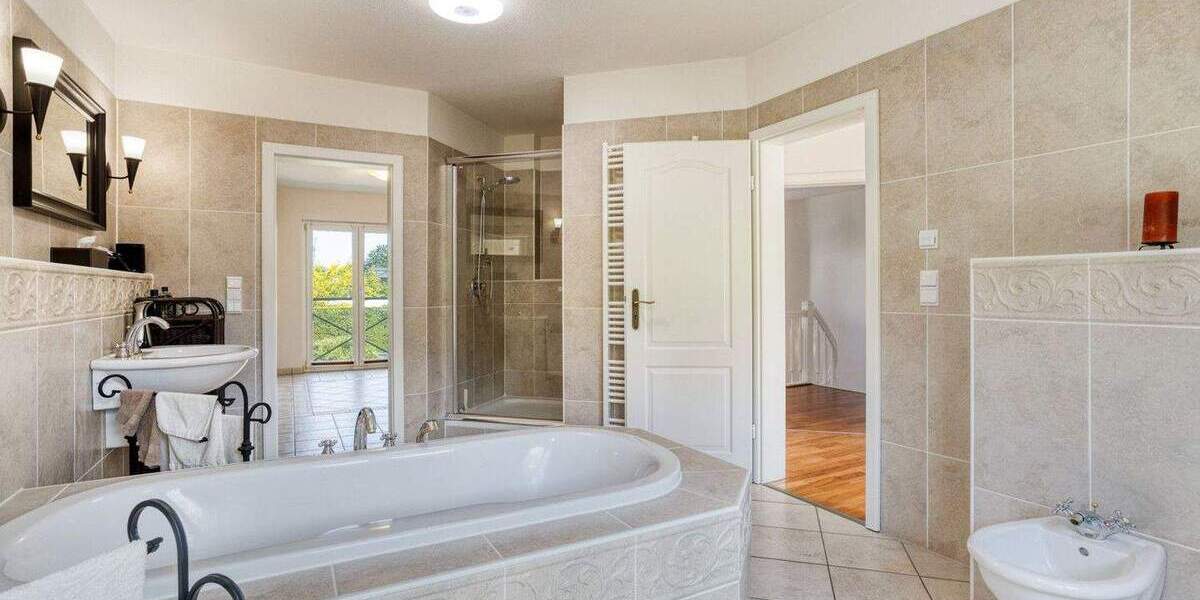 Einfamilienhaus Meerbusch Büderich - 6 Zimmer, 274 m&sup2;, 2.350.000&euro; | Angebot:25389356