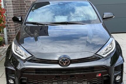 Toyota Yaris 3.800 km 39.850 &euro; Bottrop 46244