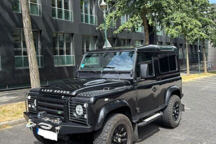 Land Rover Defender 127.138 km 41.500 &euro; Düsseldorf 40219