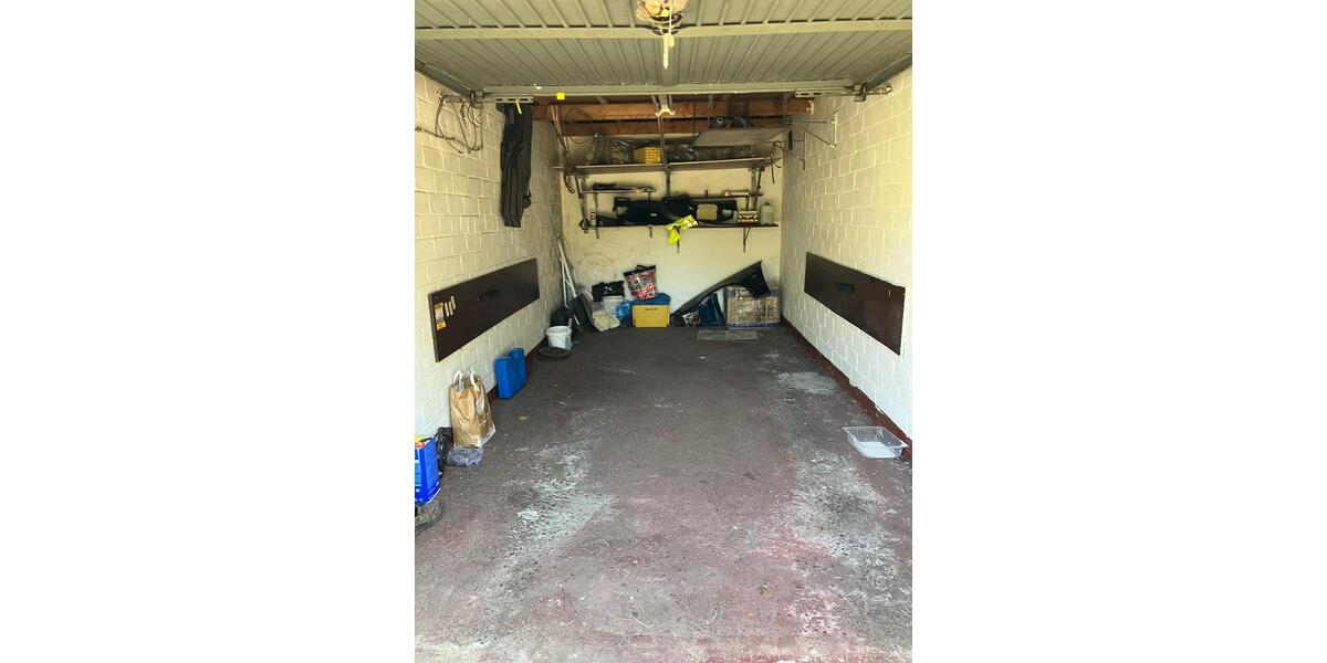 Garage von Privat in einem WEG zimmer