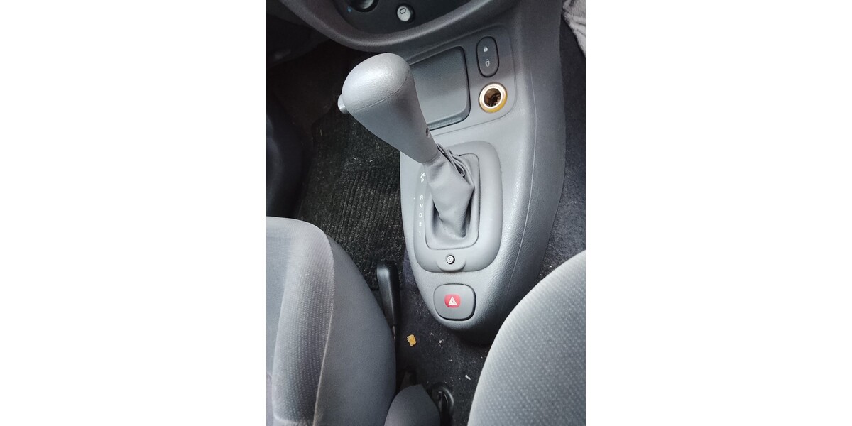 Renault clio 86.000 km 2.750 &euro; Wesel 46483