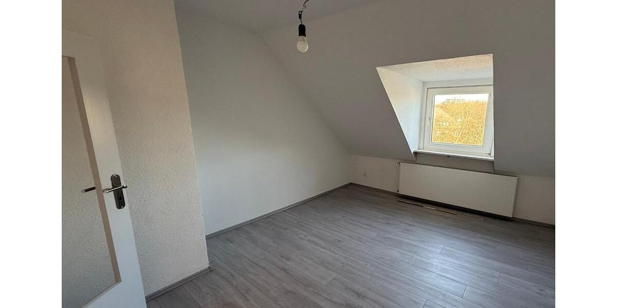 Dachgeschoßwohnung Gelsenkirchen Gelsenkirchen-Mitte - 3 Zimmer, 69 m&sup2;, 490&euro; | Angebot:25613714