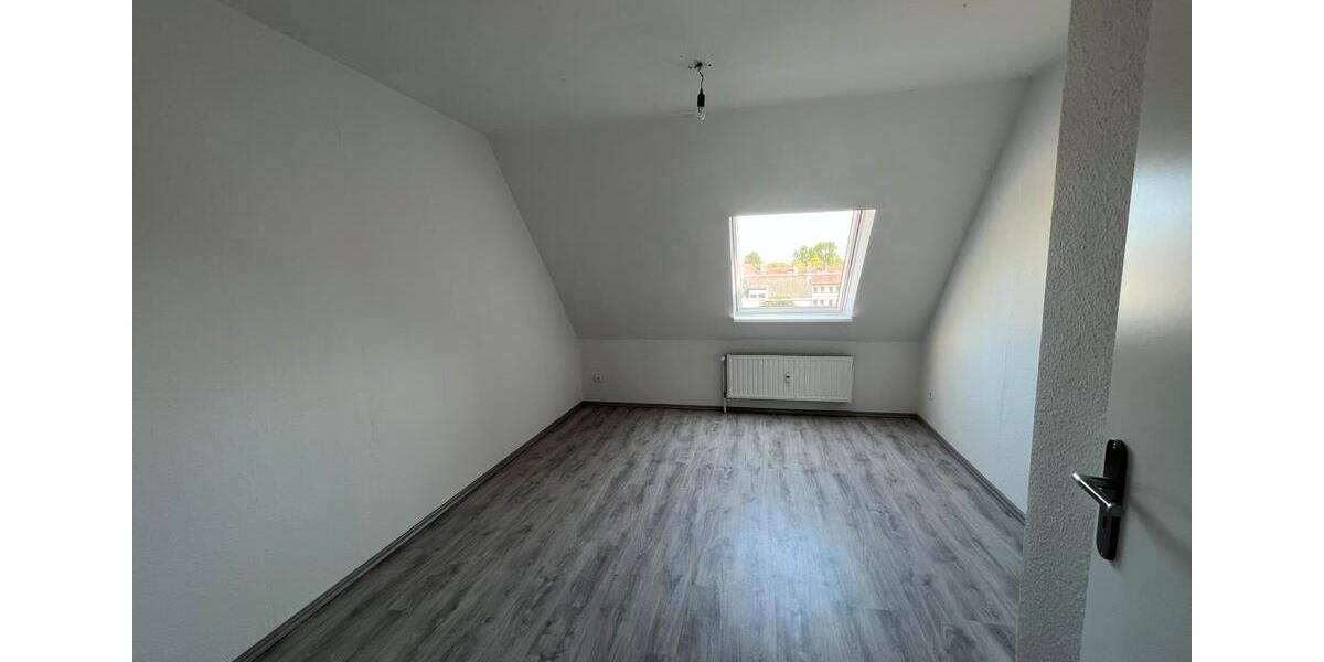 Dachgeschoßwohnung Gelsenkirchen Erle - 4 Zimmer, 108 m&sup2;, 780&euro; | Angebot:26122536