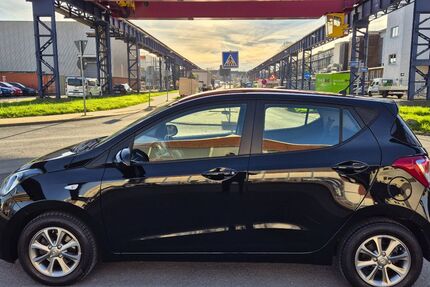 Hyundai i10 69.150 km 7.390 &euro; Mülheim 45476