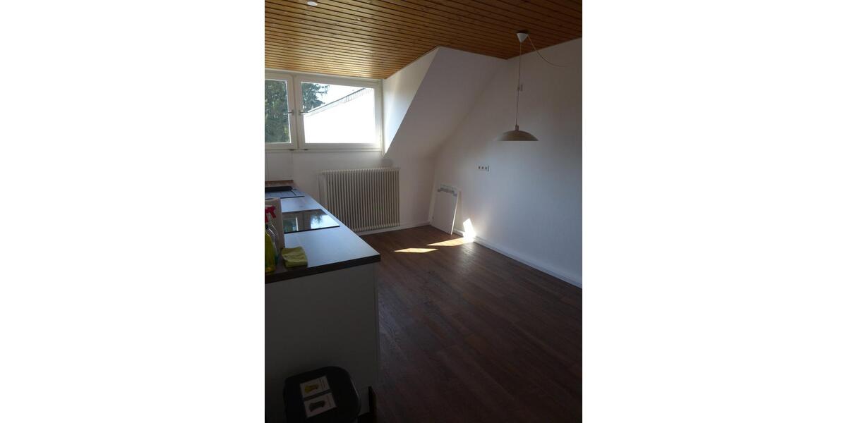 Dachgeschoßwohnung Düsseldorf Stadtbezirk 7 - 4 Zimmer, 96 m&sup2;, 1.200&euro; | Angebot:25478974