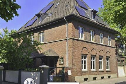 Haus Duisburg Mittelmeiderich - 8 Zimmer, 250 m&sup2;, 315.000&euro; | Angebot:27137108
